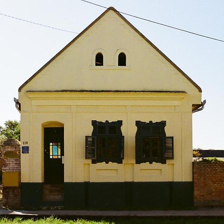 Tradicionalna Kuca Biljkinog Oca Villa Lug Ngoại thất bức ảnh
