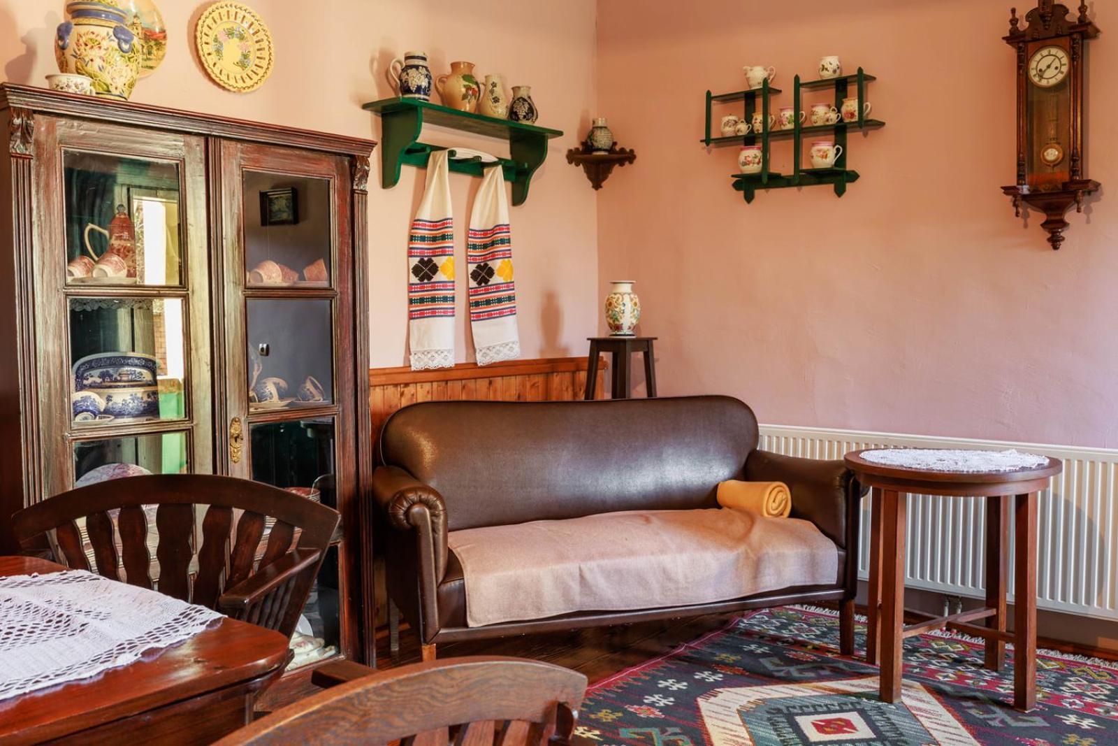 Tradicionalna Kuca Biljkinog Oca Villa Lug Ngoại thất bức ảnh